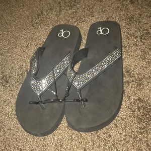 Op black flip flops
